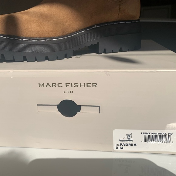 NEVER BEEN WORN, Marc Fisher Women’s Padmia Lug Sole Chelsea Boots - Picture 2 of 3